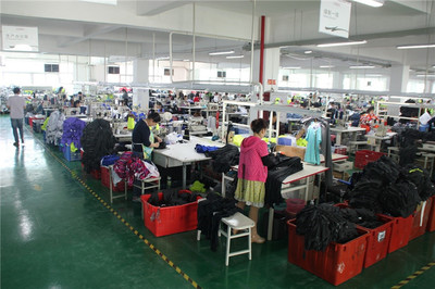 匯聚全球設(shè)計(jì)打造運(yùn)動(dòng)服飾,與KAPPA等品牌均有合作