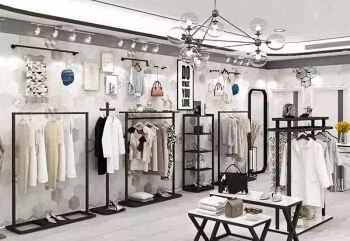 服裝店經(jīng)營(yíng)中，如何不讓顧客說衣服“貴”？——服裝輔料銷售策略